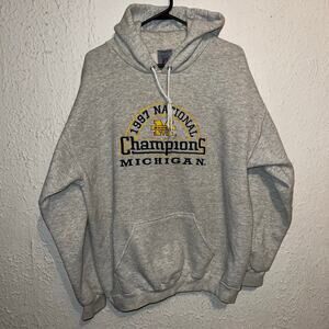 Vintage 1997 Michigan University National Champions NCAA Logo 7 Hoodie L